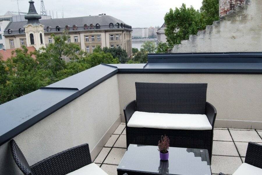 Hotel Regnum Residence balcony