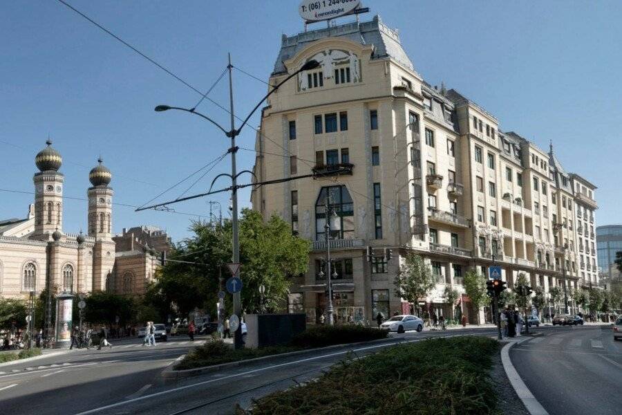 Budapest Panorama Central facade