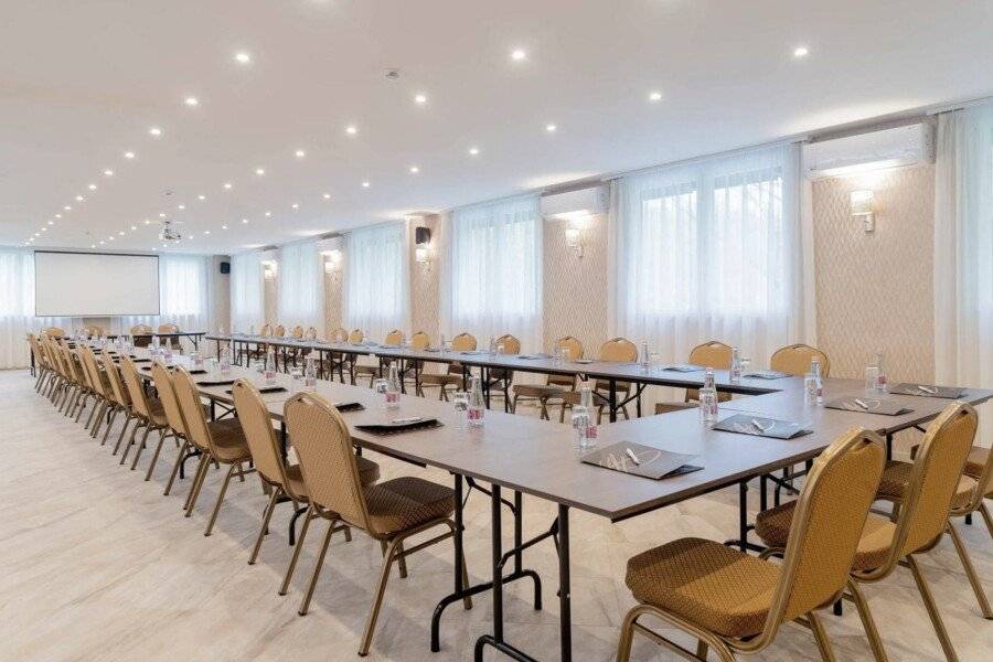 Hotel Tiliana by Homoky Hotels & Spa conference room,meeting room