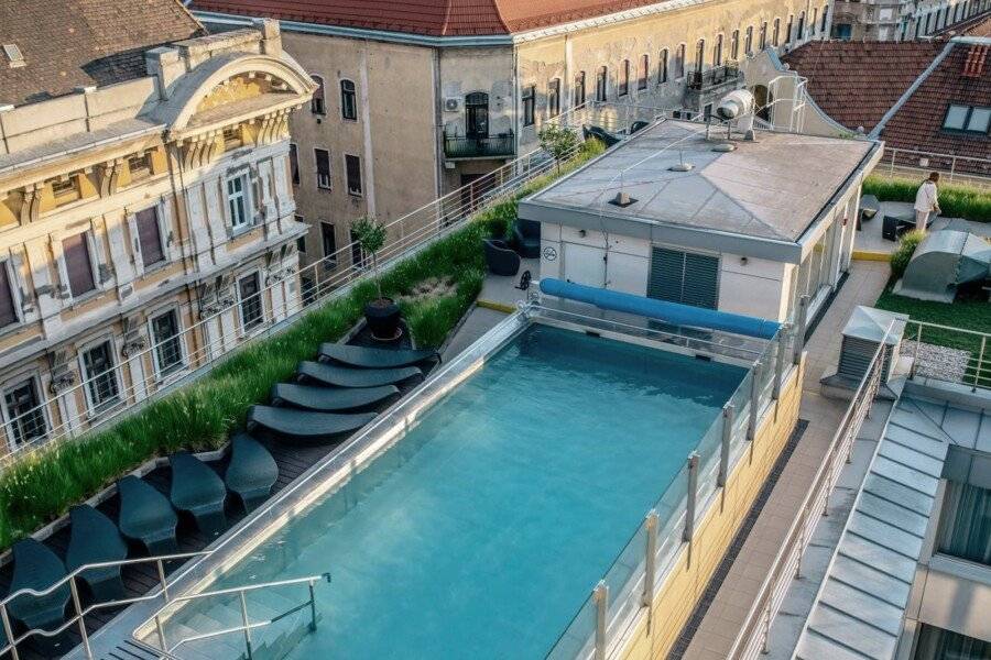 Continental Hotel Budapest rooftop pool