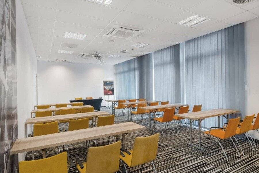 Park Inn By Radisson Budapest conference room