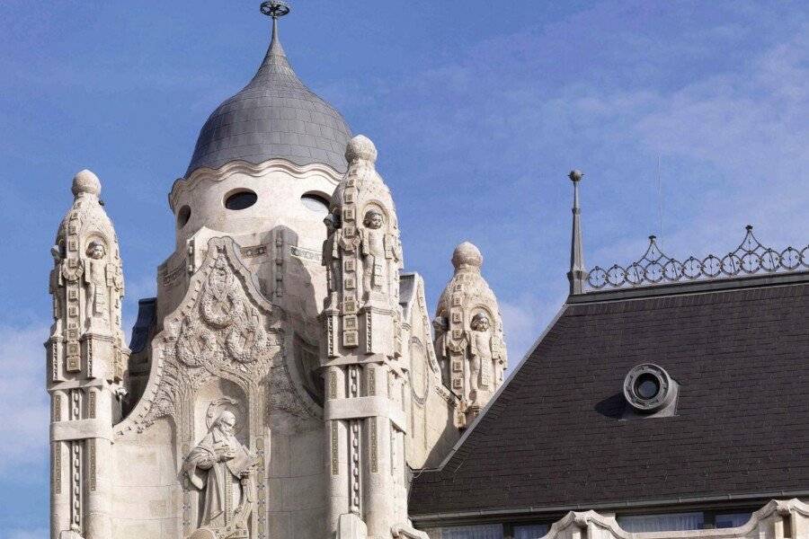 Four Seasons Hotel Gresham Palace Budapest , facade