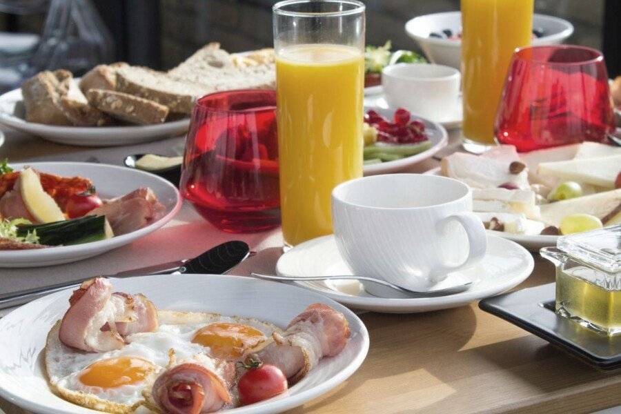 Aria Hotel Budapest by Library Hotel Collection breakfast