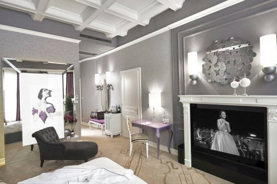 Aria Hotel Budapest by Library Hotel Collection hotel bedroom