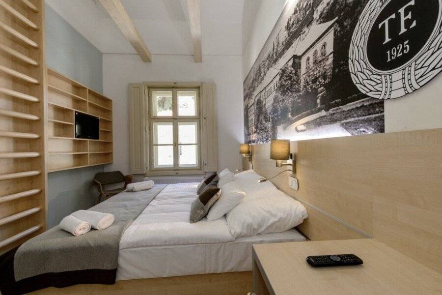 Klebelsberg Kastély hotel bedroom