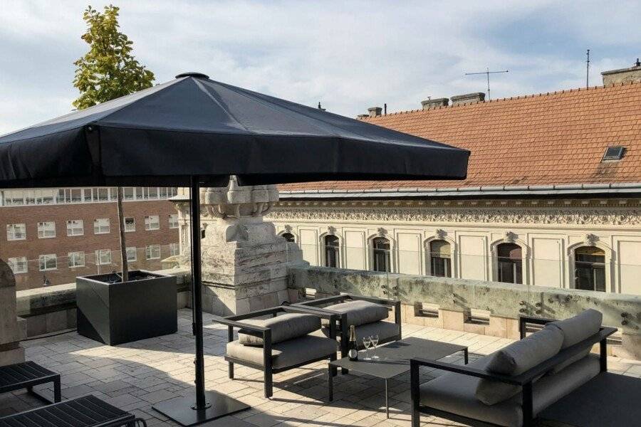 Kozmo Hotel Suites & Spa  rooftop pool, balcony