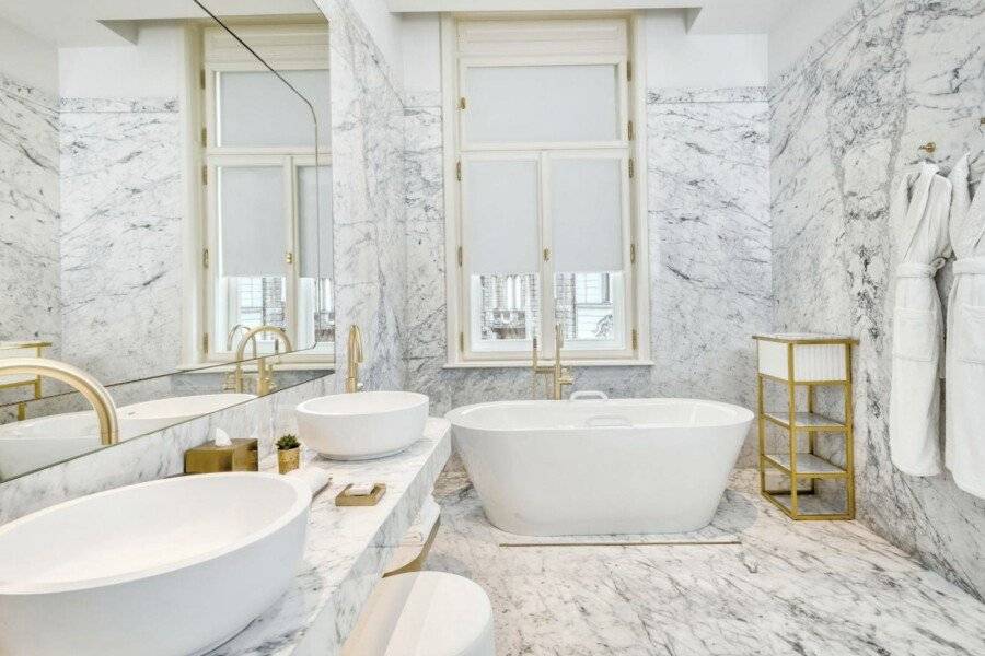 Matild Palace, a Luxury Collection Hotel bathtub