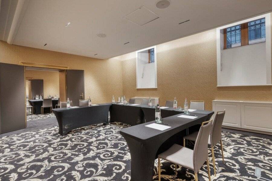 Áurea Ana Palace by Eurostars Hotel Company conference room,meeting room