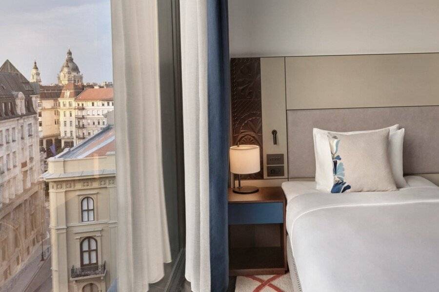 Dorothea Hotel, Budapest, Autograph Collection hotel bedroom,ocean view