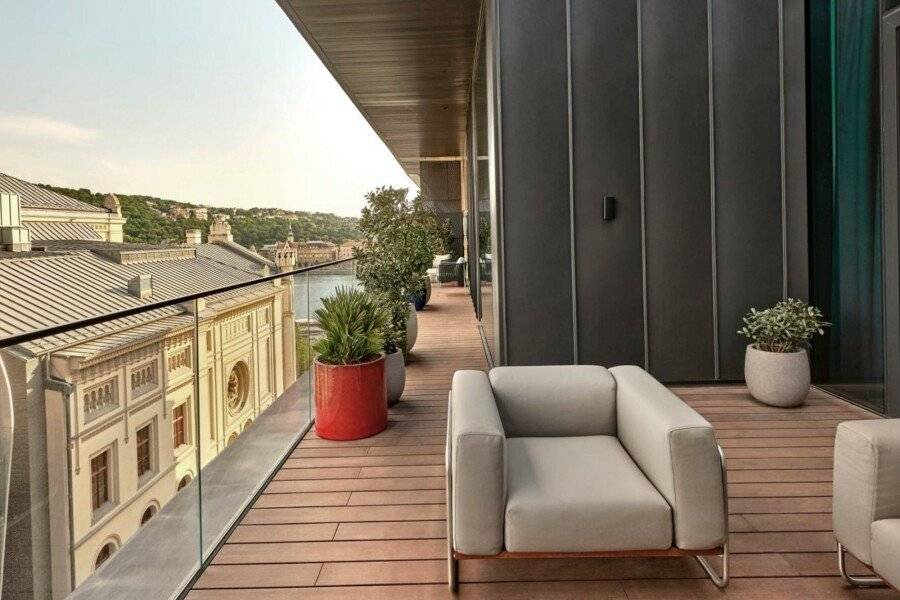 Dorothea Hotel, Budapest, Autograph Collection balcony