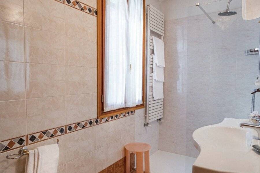 Hotel Al Piave bathtub