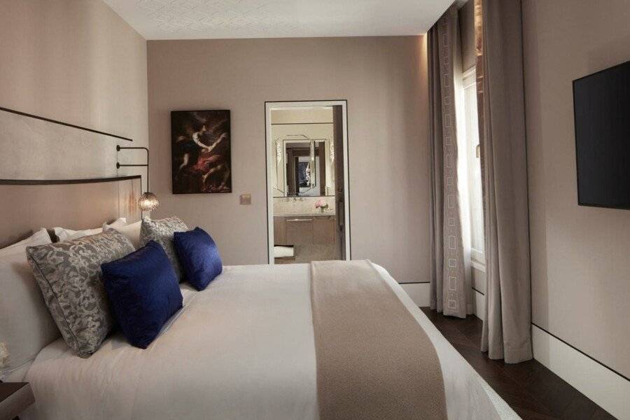 The St. Regis Venice hotel bedroom