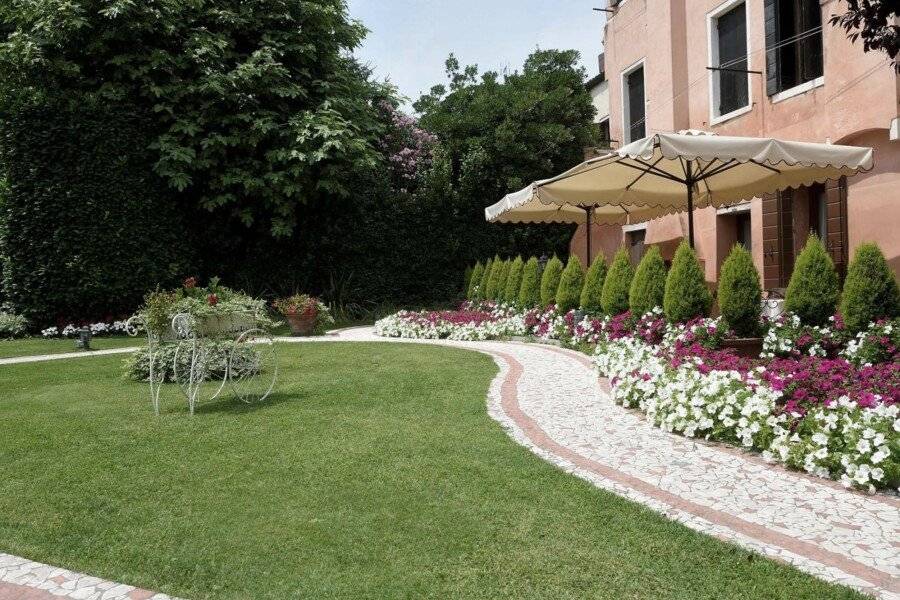 Hotel Olimpia Venice garden