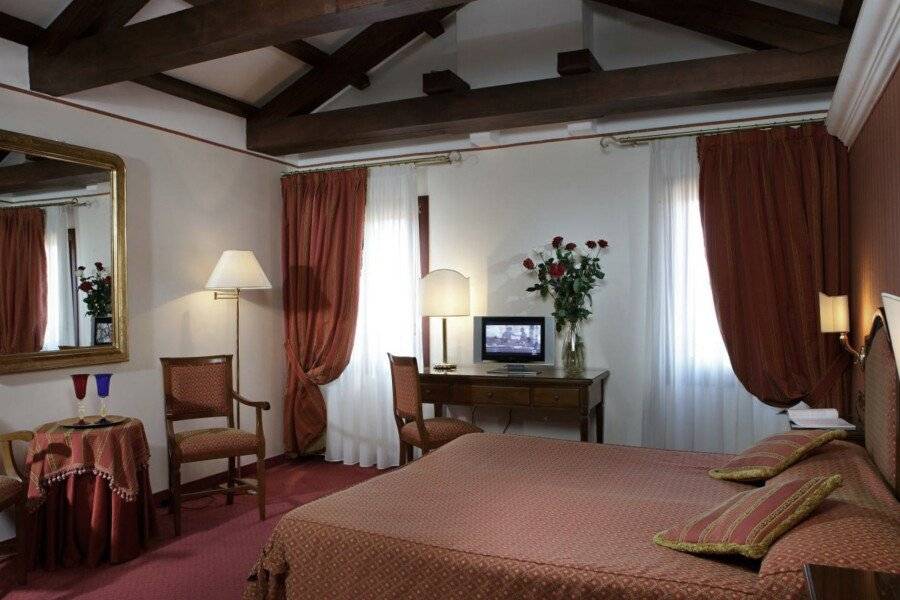 Hotel Ca' D'Oro hotel bedroom