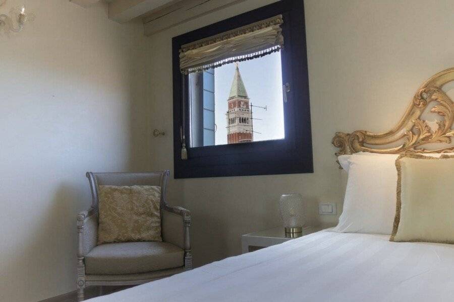 Relais Venezia hotel bedroom,ocean view