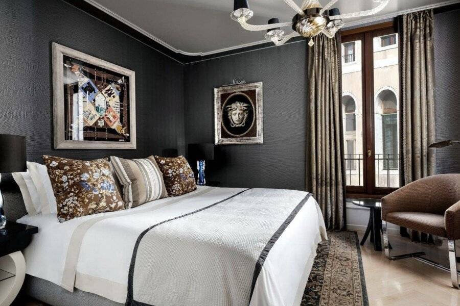 The Gritti Palace, a Luxury Collection Hotel hotel bedroom