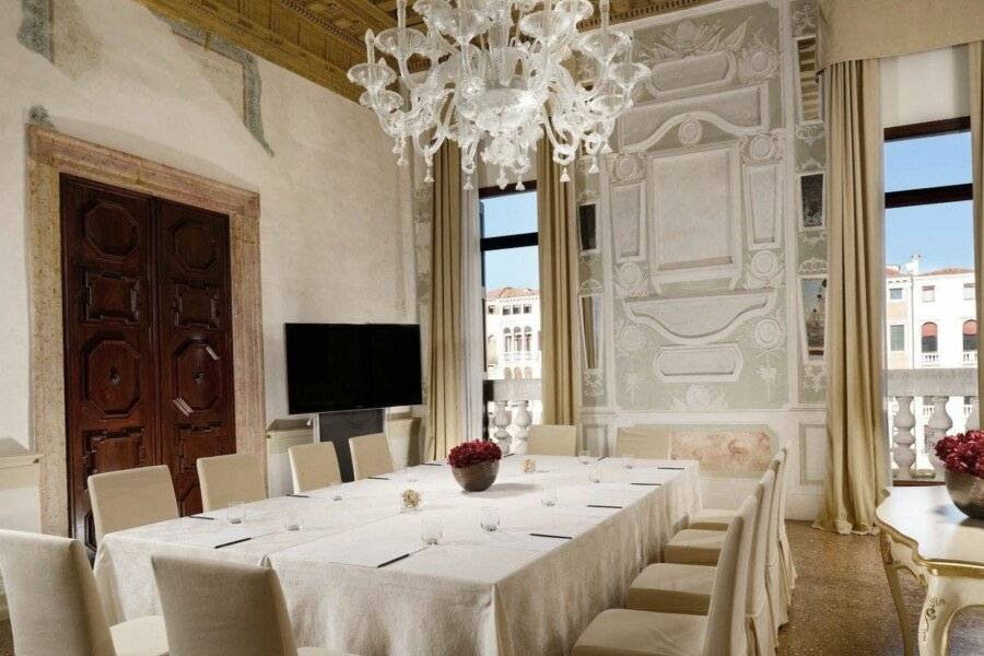 Hotel Palazzo Giovanelli e Gran Canal conference room