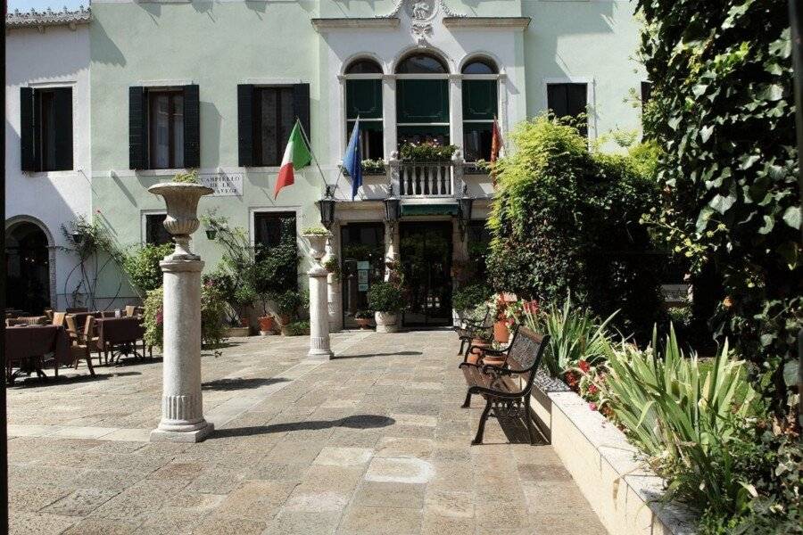 Pensione Accademia - Villa Maravege facade,garden