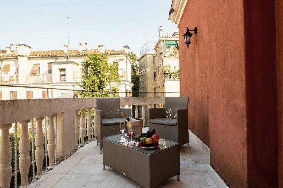 Hotel Moresco, Venice balcony