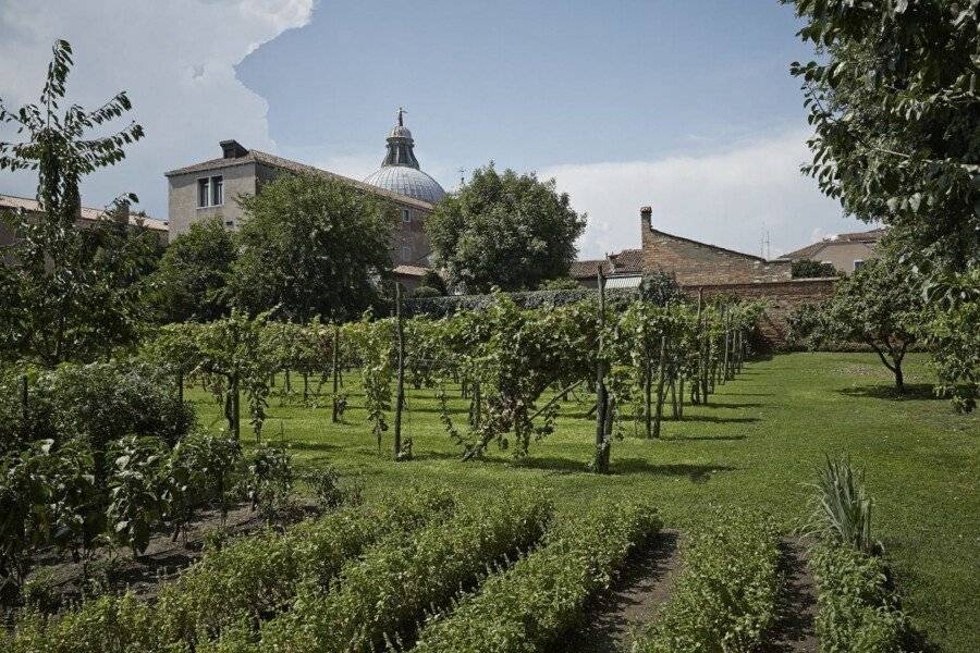 Hotel Cipriani, A Belmond Hotel ,garden