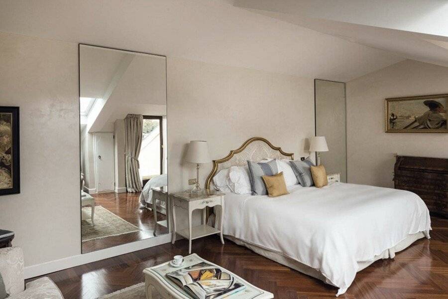 Hotel Cipriani, A Belmond Hotel hotel bedroom