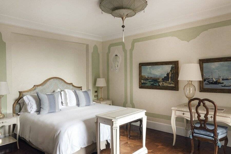 Hotel Cipriani, A Belmond Hotel hotel bedroom