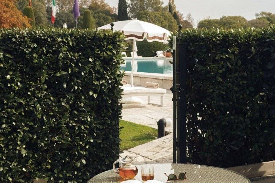 Hotel Cipriani, A Belmond Hotel outdoor pool,garden