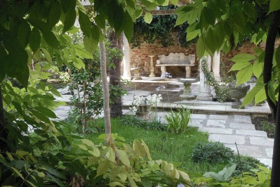 Hotel Sant'Antonin garden,