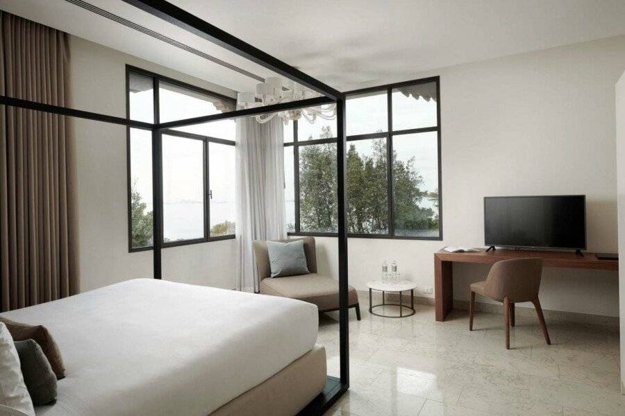 JW Marriott Venice Resort & Spa hotel bedroom