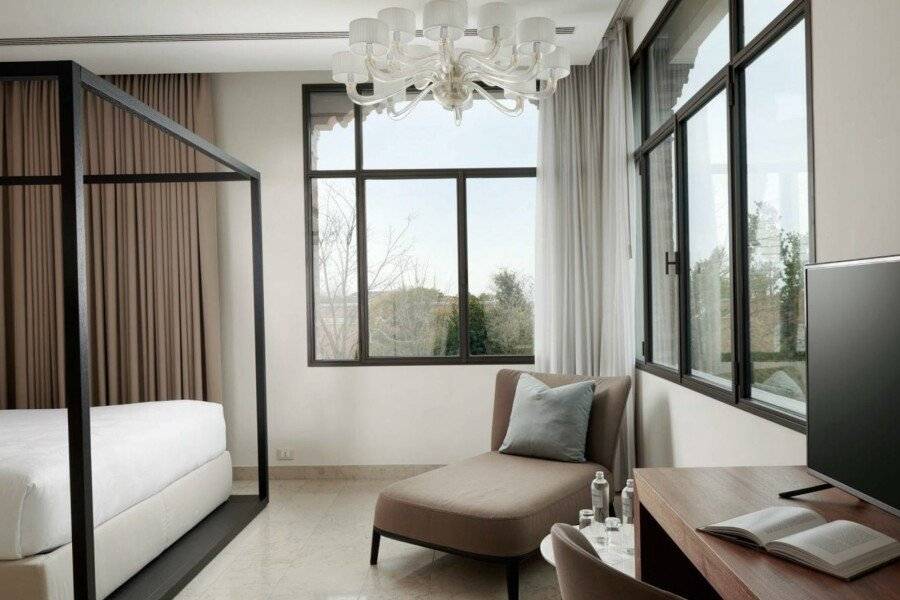 JW Marriott Venice Resort & Spa hotel bedroom