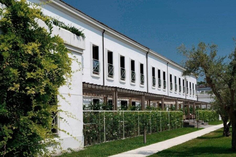 JW Marriott Venice Resort & Spa facade,garden