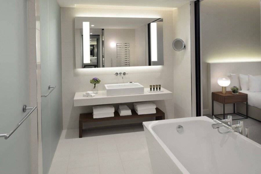 JW Marriott Venice Resort & Spa bathtub