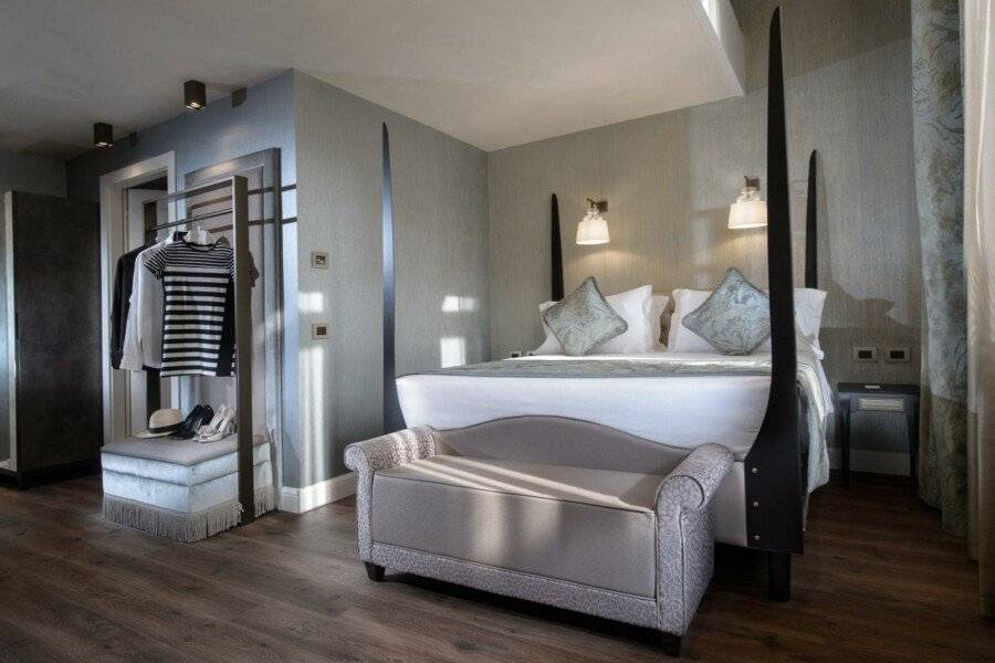 Palazzo Veneziano - Venice Collection hotel bedroom