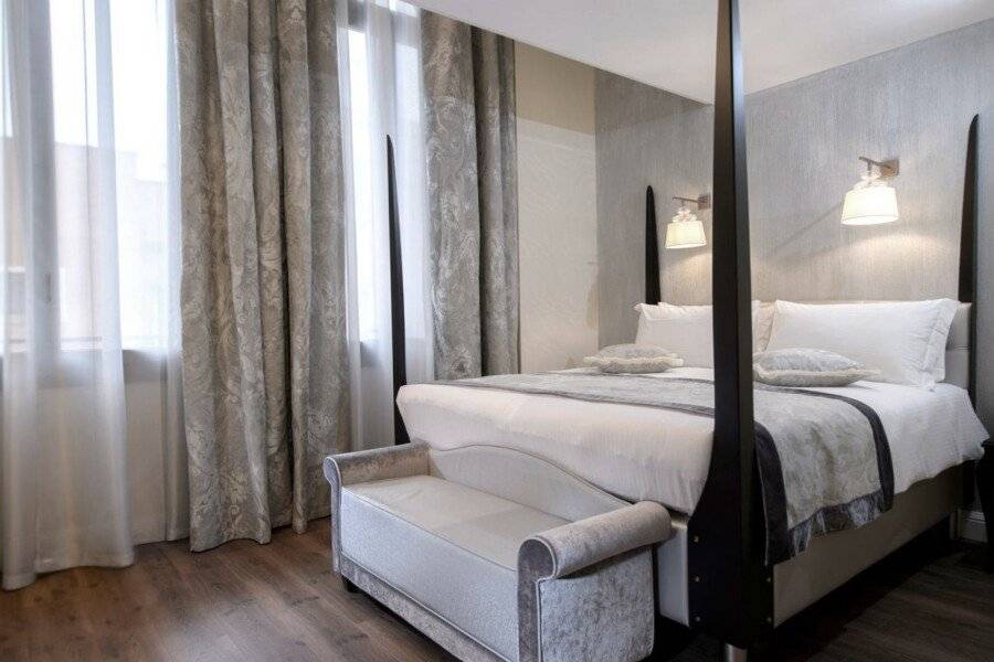 Palazzo Veneziano - Venice Collection hotel bedroom