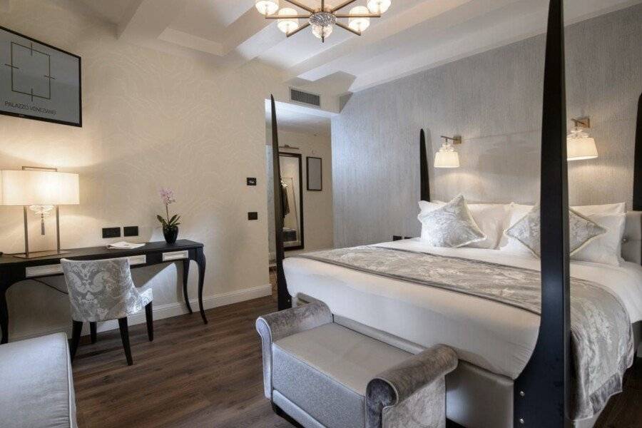 Palazzo Veneziano - Venice Collection hotel bedroom