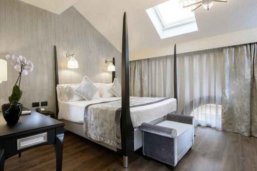 Palazzo Veneziano - Venice Collection hotel bedroom