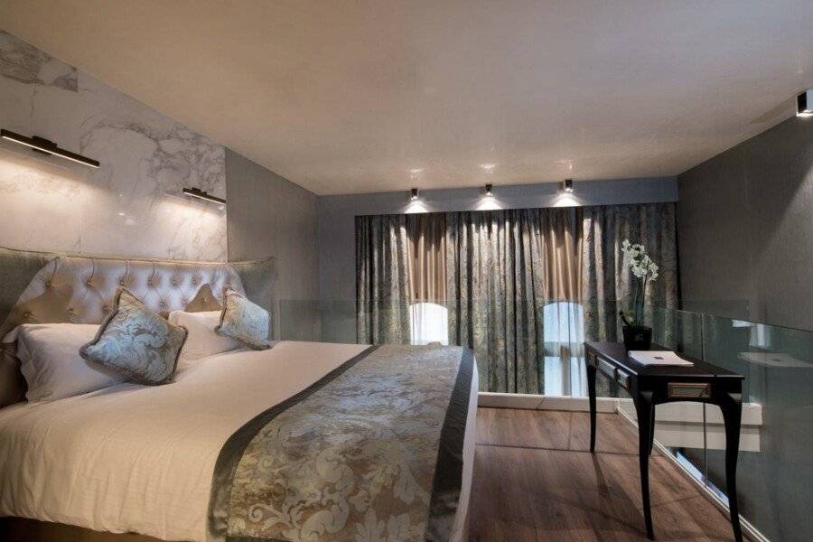 Palazzo Veneziano - Venice Collection hotel bedroom