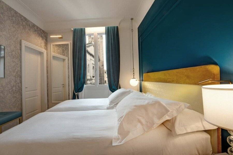 H10 Palazzo Canova hotel bedroom