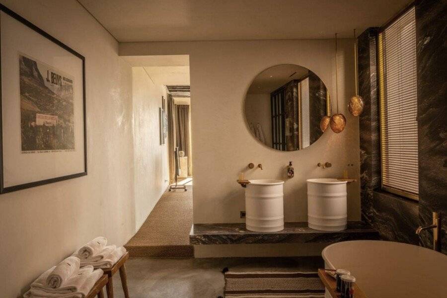 The Venice Venice Hotel bathtub