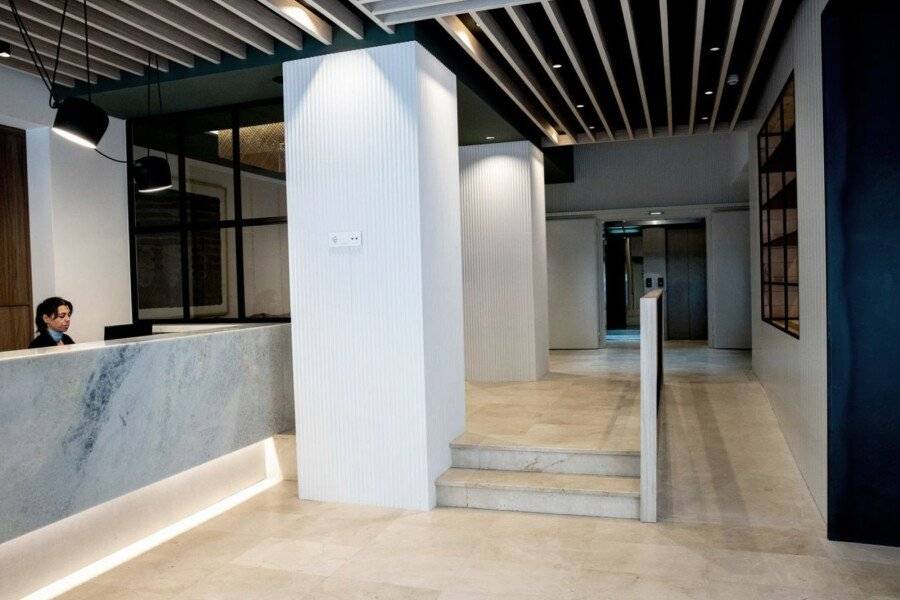 Grupotel Gravina lobby,front desk,