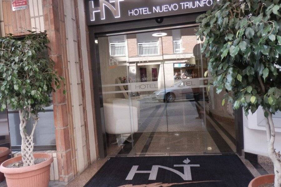 Hotel Nuevo Triunfo facade