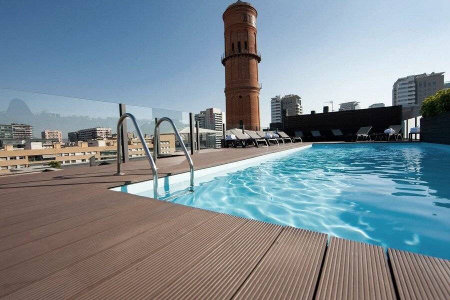 Attica 21 Barcelona Mar rooftop pool, outdoor pool