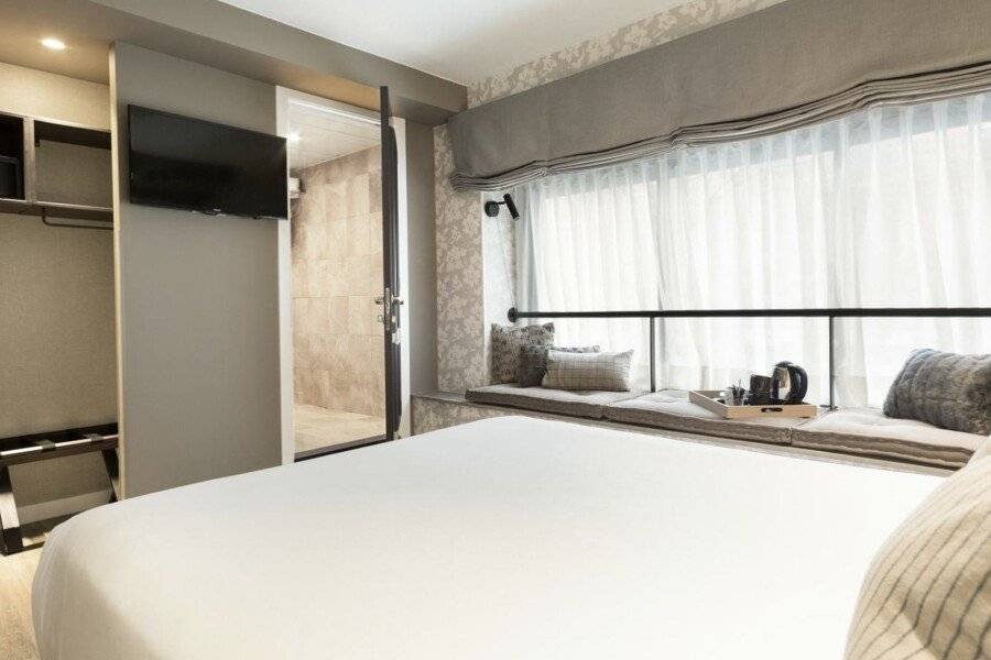 Acta Splendid hotel bedroom