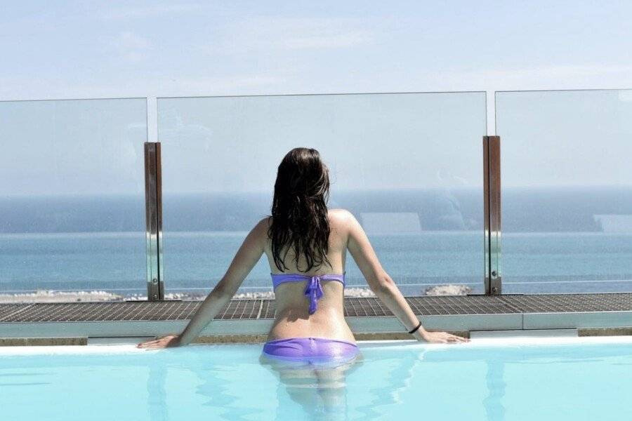 Barcelona Princess infinity pool,ocean view