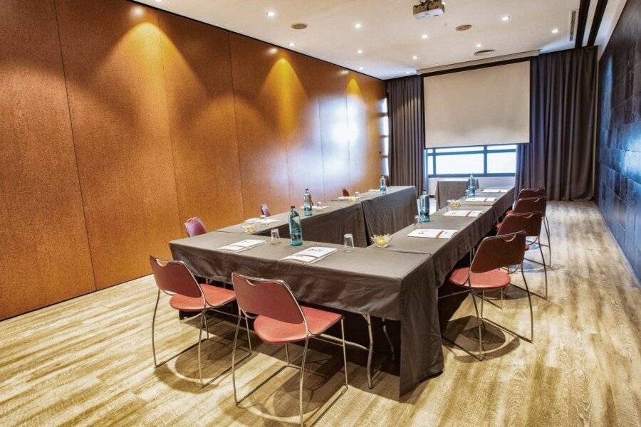 Best Western Plus Hotel Alfa Aeropuerto conference room,meeting room