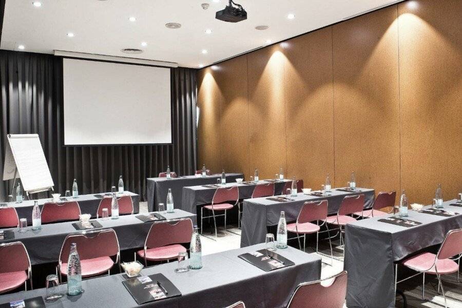 Best Western Plus Hotel Alfa Aeropuerto conference room,meeting room