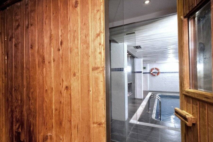 Best Western Plus Hotel Alfa Aeropuerto spa, indoor pool, sauna