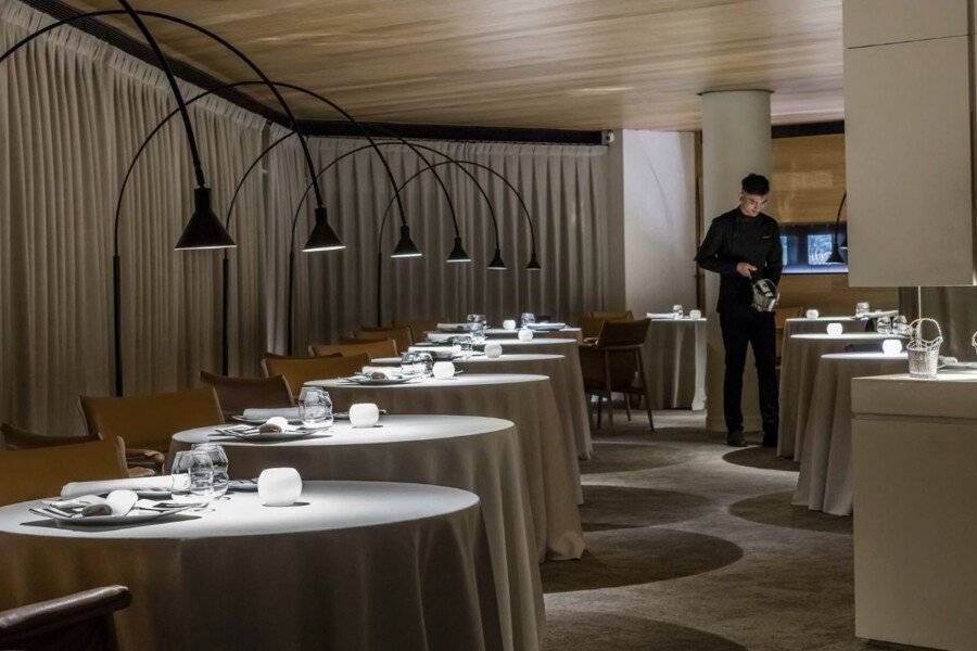 Cram Hotel restaurant