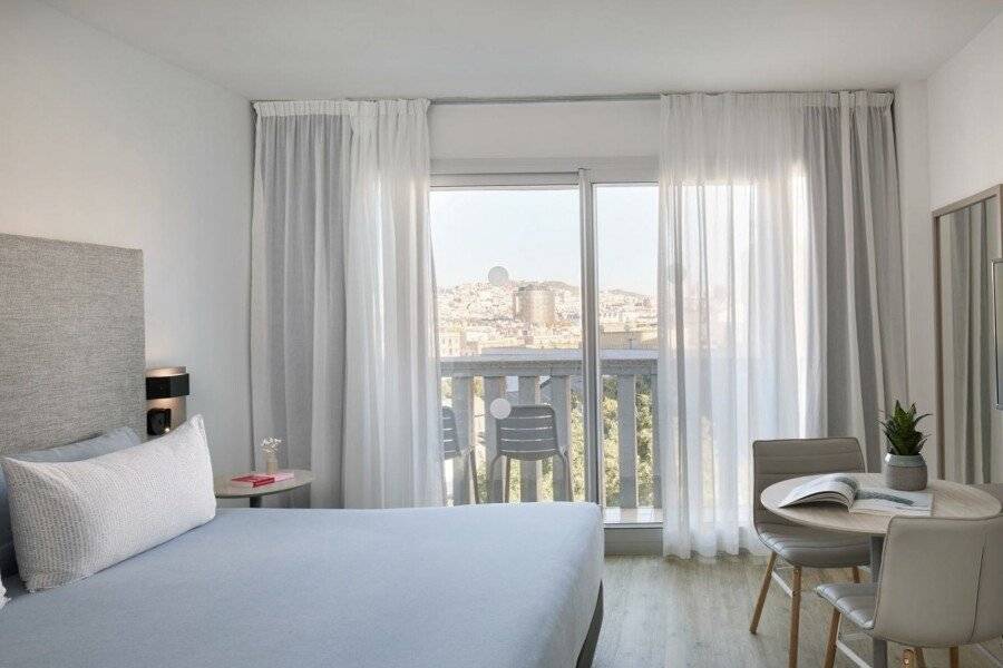 INNSiDE by Meliá Barcelona Apolo hotel bedroom,ocean view