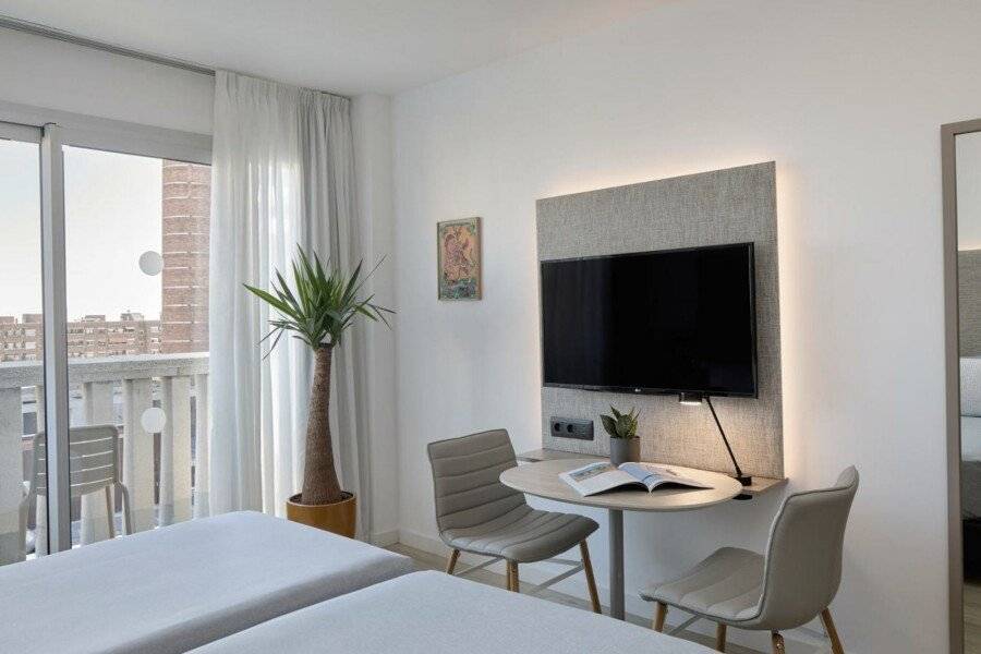 INNSiDE by Meliá Barcelona Apolo hotel bedroom